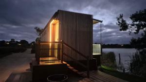 Lake Wellington Luxury Retreat