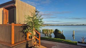 Lake Wellington Luxury Retreat