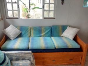 Casa de 2 quartos-Cambury-100m da praia-central-até 6 pessoas-internet-estacionamento-C3