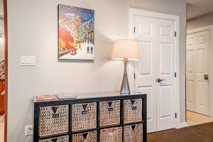 The Crest, Spacious, Central Condo, Free Parking