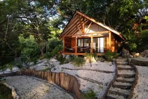 Beach resort playa Leona - Cabo Blanco