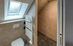 Maisons de vacances Stunning Home In Nevez With Wifi : photos des chambres