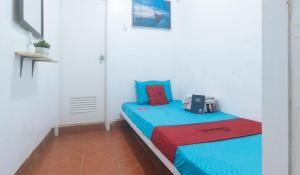 RedDoorz near OWWA Pasay