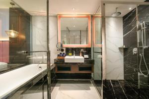 Aurora Central Hanoi Hotel