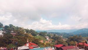 Bombshelter Homestay- Blueroom - Baguio City