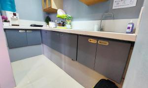 Bombshelter Homestay- Blueroom - Baguio City