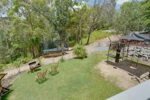 Luxurious 4-BR Hinterland Retreat - Scenic Views - Ormeau