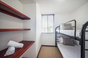 9-26 Costa Linda Jacó Beach pool view Balcony