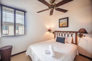 9-26 Costa Linda Jacó Beach pool view Balcony