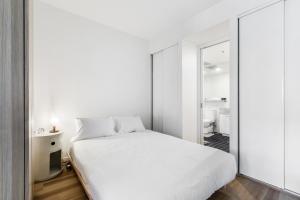 Modern Nomads Mid-Century Cosy 1BR near Shops at heart of CBD