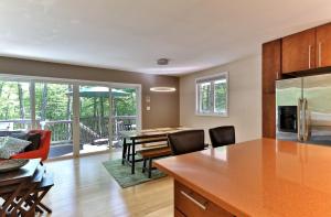 the SHACK - Three Bedroom Home Close to Ski Resort with Hot Tub