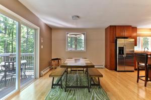 the SHACK - Three Bedroom Home Close to Ski Resort with Hot Tub