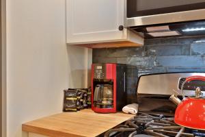 Lakeside Lodge at Fern Lake - 3BR, 1BA Waterfront with Dock