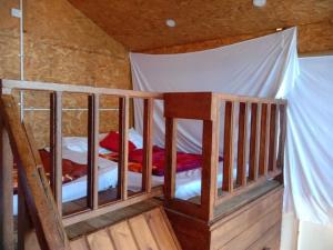 Jerusalem home stay - Leo wood house
