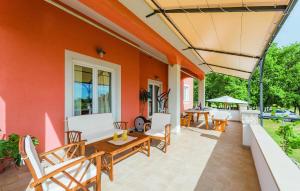 Lovely Home In Radetici With Wifi