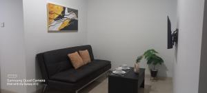 Southgate Residence, Ellegance