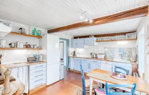 Lovely Home In Niebüll Ot Klixbüll