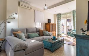 3 Bedroom Nice Home In Salteras