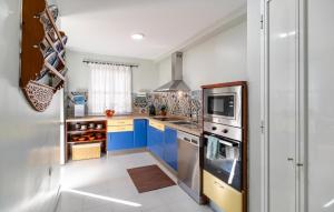 3 Bedroom Nice Home In Salteras