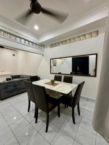 Aster Homestay Telok Panglima Garang