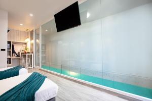 Best Time Pool Suites