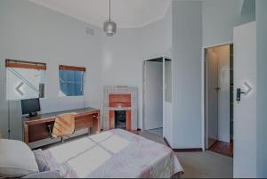 Spacious 3-Bedroom Gem in Vibrant Parkhurst