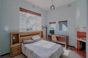 Spacious 3-Bedroom Gem in Vibrant Parkhurst