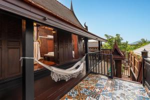 Authentic Thai Villa with Open-Air Living & Pool-Central-Huahin