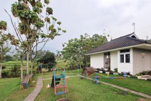 RedDoorz Resort at Tridaya Cisarua Puncak