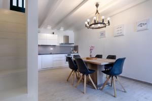 Beachfront House Kut