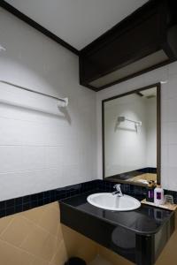 Tris Miracle Apartment Kata