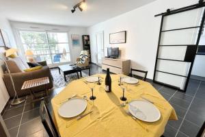 Appartements Charmant T2 Top Cosy Face a la rade : Appartement 1 Chambre