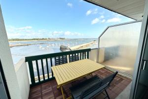 Appartements T3 Duplex Vue mer 180 sur le port de Lomener : Appartement 2 Chambres