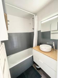 Appartements Pieds Dans L'Eau T2 Archi Cosy - Vue mer 180 : photos des chambres