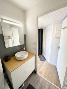 Appartements Pieds Dans L'Eau T2 Archi Cosy - Vue mer 180 : photos des chambres