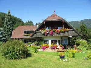 Apartments Krista - غيموند ان كارنتين