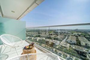 Airstay - Tranquil Studio - Golf Course Views - Monthly Offer Available