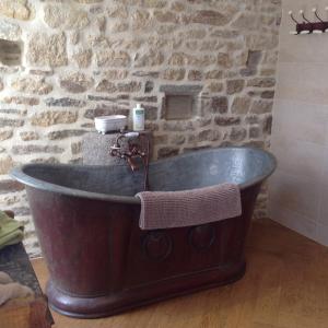 B&B / Chambres d'hotes Au Chateau : Chambre Double Confort avec Baignoire 