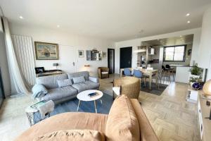 Appartements Luxury T3 neuf de standing Front de mer vue 180 : photos des chambres