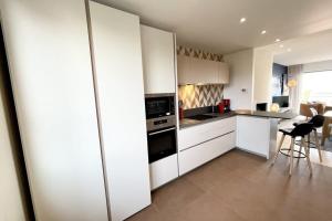 Appartements Luxury T3 neuf de standing Front de mer vue 180 : photos des chambres