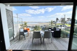 Appartements Luxury T3 neuf de standing Front de mer vue 180 : photos des chambres