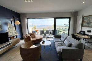 Appartements Luxury T3 neuf de standing Front de mer vue 180 : photos des chambres