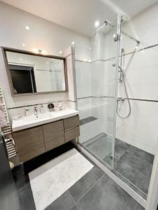 Appartements Luxury T3 neuf de standing Front de mer vue 180 : photos des chambres