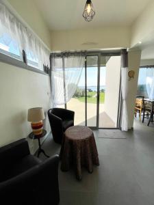 Maisons de vacances Maison de charme vue mer 180 renovee Acces plage : photos des chambres