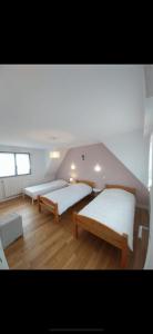 Maisons de vacances Maison de charme vue mer 180 renovee Acces plage : photos des chambres