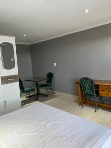 Beach view, en-suite bedroom2