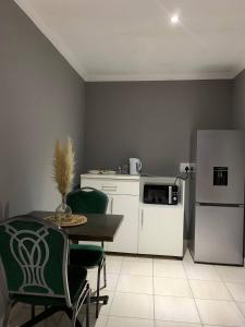 Beach view, en-suite bedroom