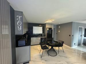 Exclusive Ultra-Luxury A Cut Above Apartments Century City by Vvip Bookings