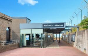 Maisons de vacances Beautiful Home In Gonneville-Le-Theil : photos des chambres