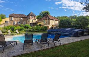 Maisons de vacances Cozy Home In Frayssinet-Le-Gelat : photos des chambres